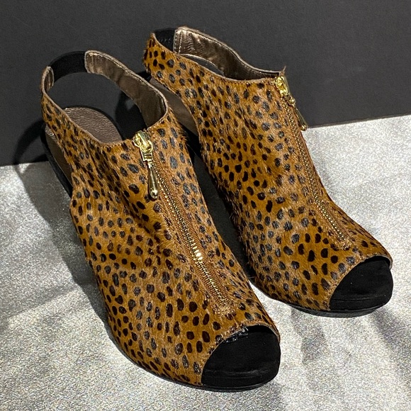 Moda Cheetah Print Peep Toe - Picture 2 of 6